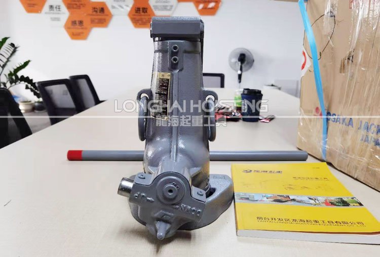 NJ型螺旋爪式千斤頂實物 NJ型螺旋爪式千斤頂實物